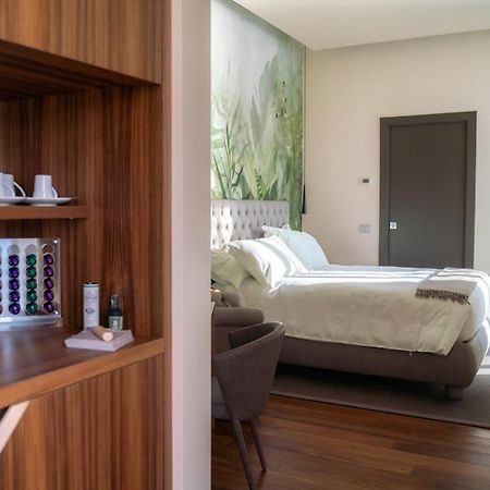 Villa Lario Resort Mandello Мандельо дел Ларио Екстериор снимка
