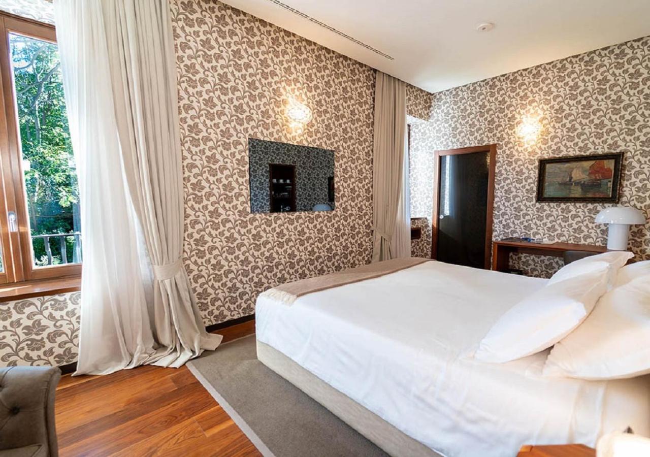 Villa Lario Resort Mandello Мандельо дел Ларио Екстериор снимка