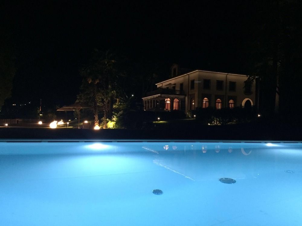 Villa Lario Resort Mandello Мандельо дел Ларио Екстериор снимка